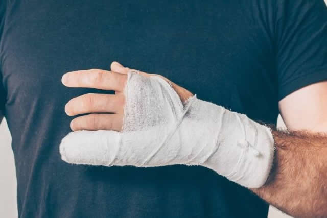 especialista en fracturas quito
